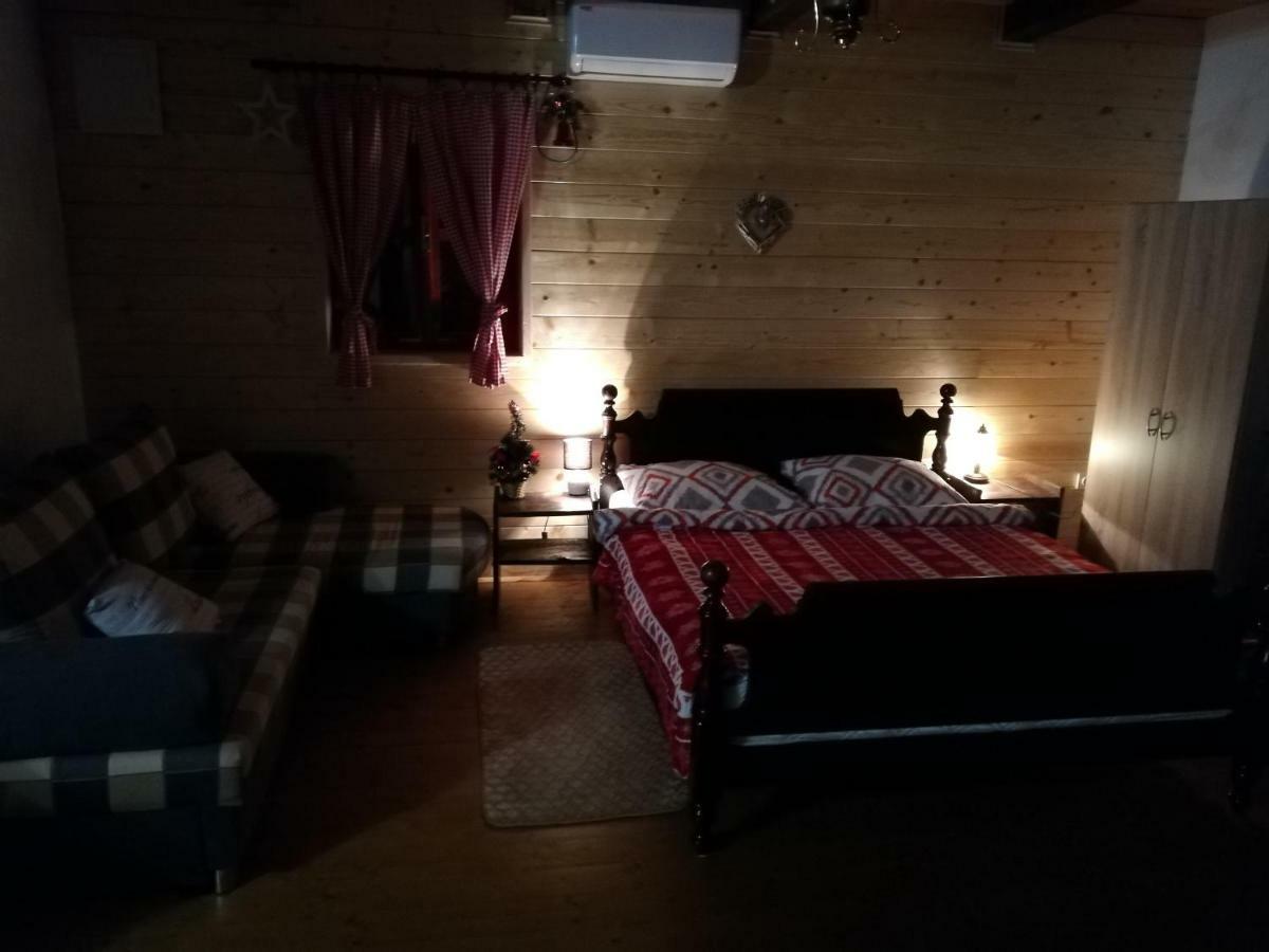 Pod Orehom Drvena Kuca I Sauna Krapina Kültér fotó